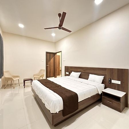 Tulip Homes Coimbatore Buitenkant foto